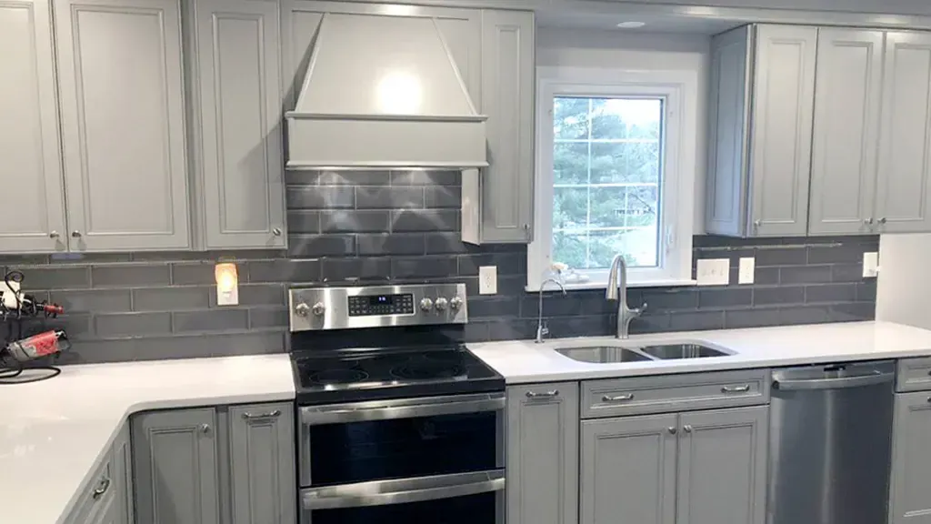 ktichen-remodel-design-gray-cabinets-742-kris-konstruction.webp